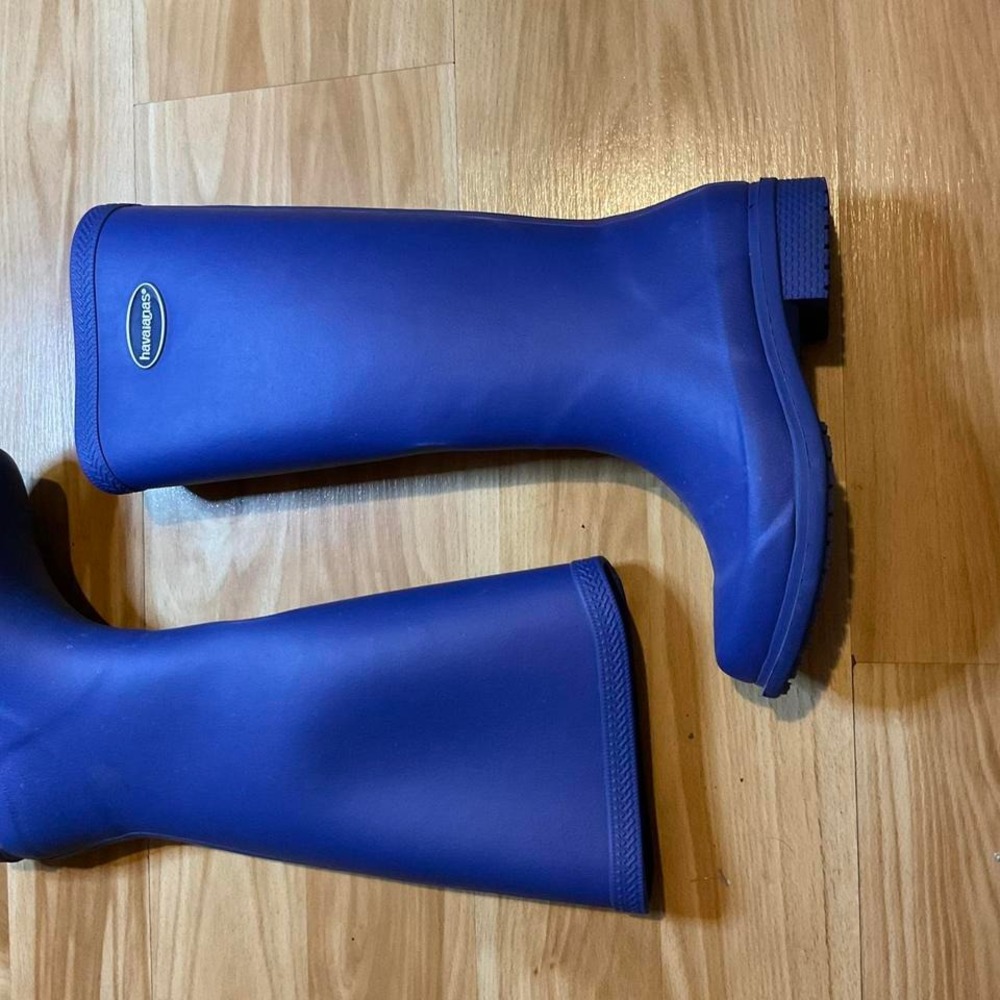 Havaianas blue boots
